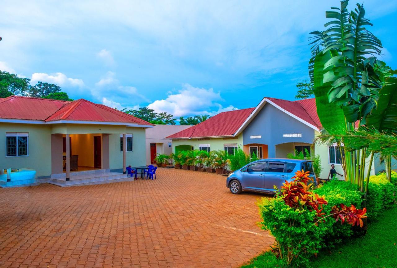 Airport Unique Hotel Entebbe Exterior photo