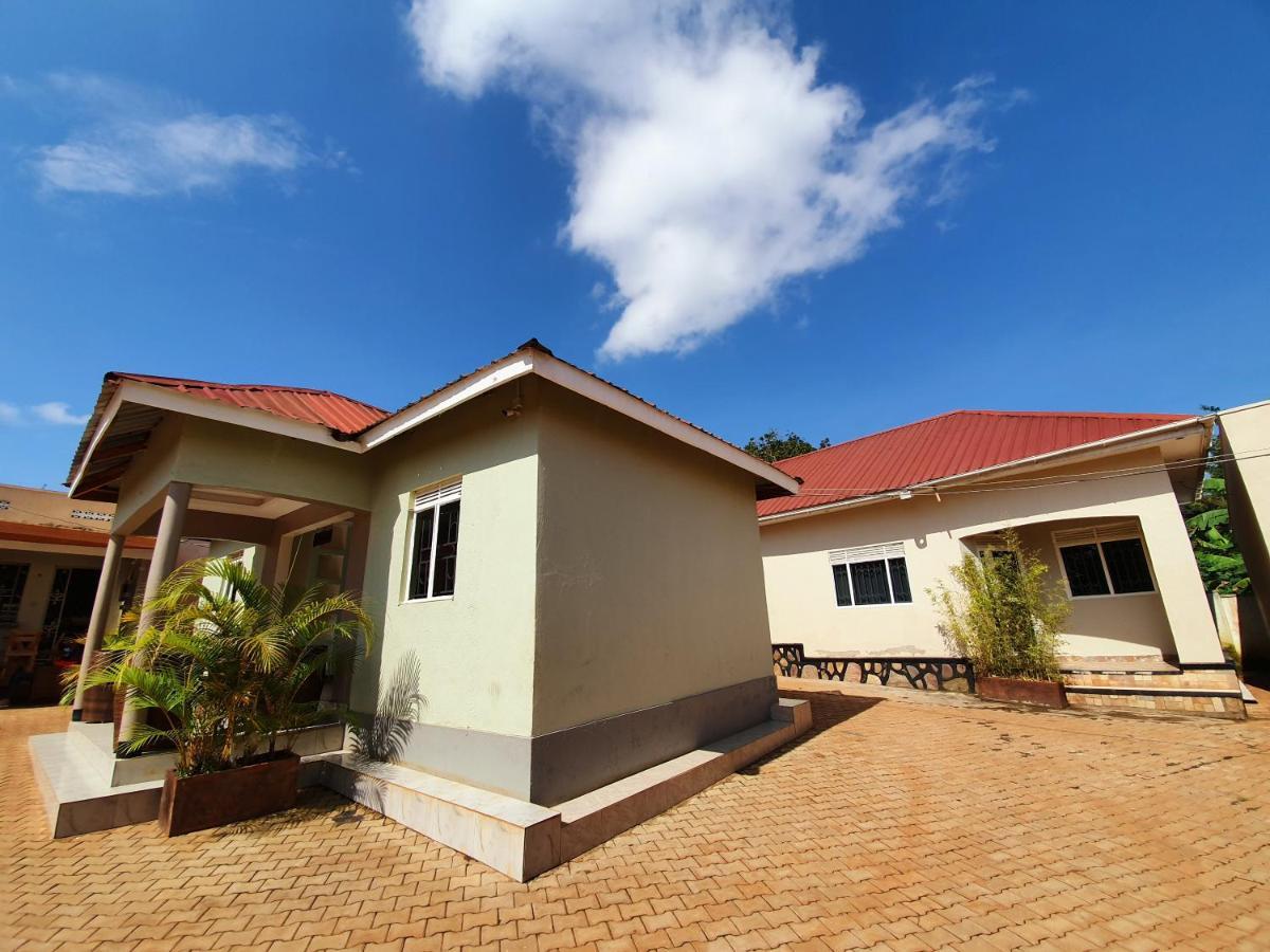 Airport Unique Hotel Entebbe Exterior photo