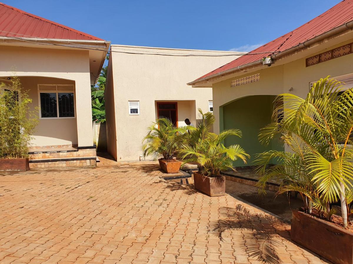 Airport Unique Hotel Entebbe Exterior photo